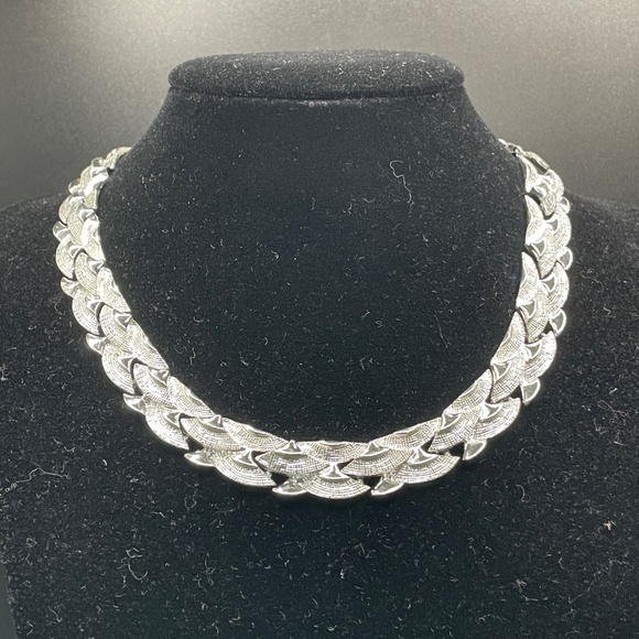 Coro Signed Vintage Textured & Smooth Silver Tone Choker Necklace - Picture 1 of 16